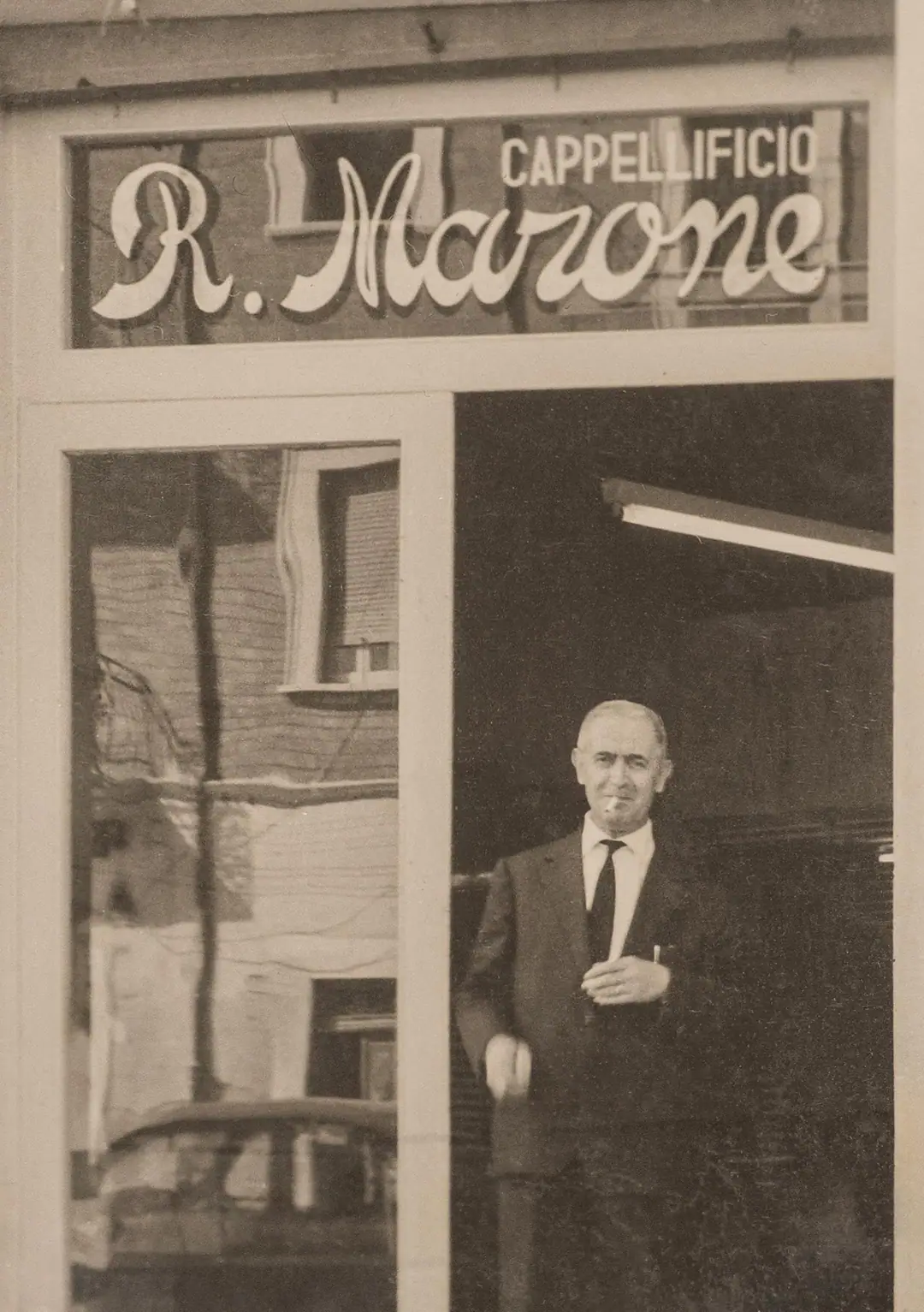 Historisches Schild der Hutmanufaktur R. Marone